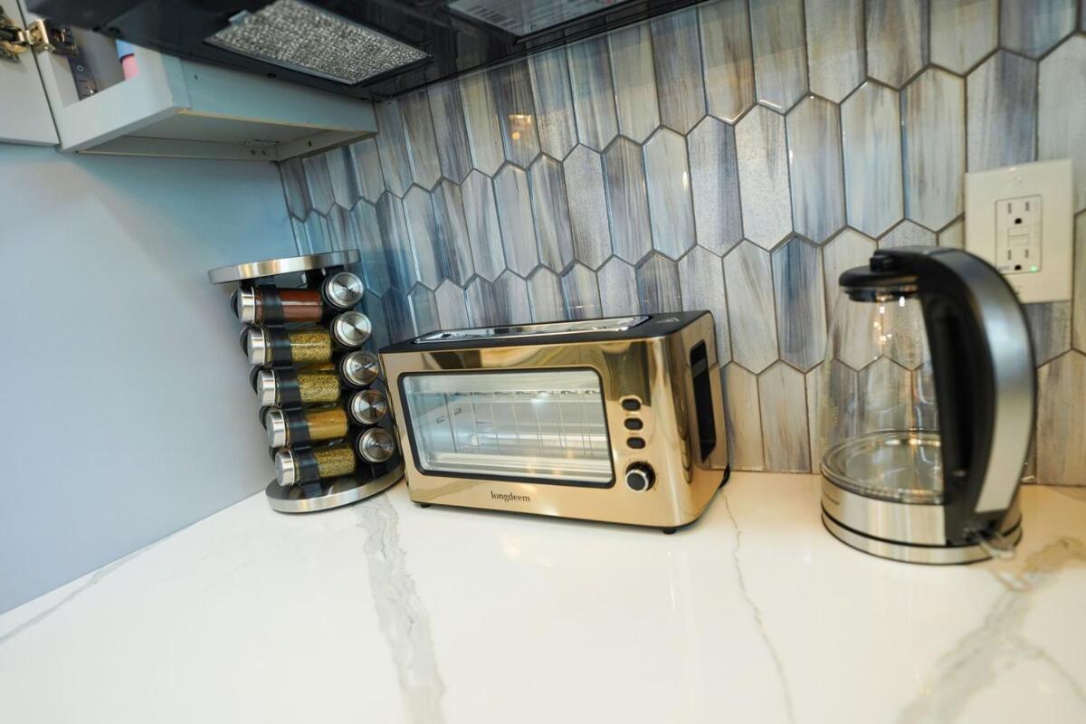 Modern Luxe Retreat -heart Of Chesterfield *