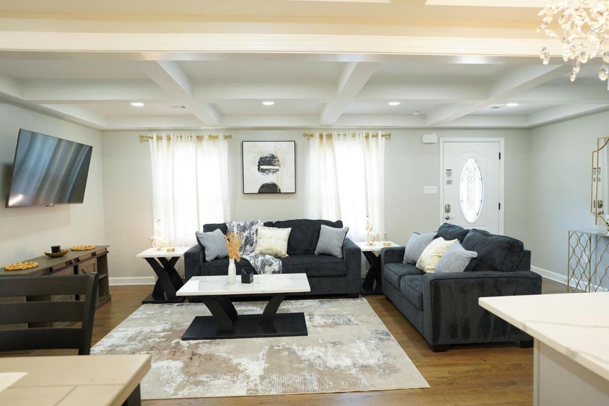 Modern Luxe Retreat -heart Of Chesterfield Holiday home